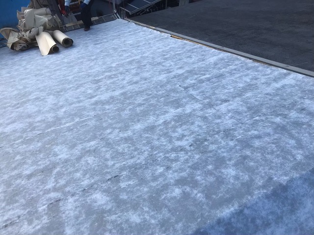 斑鳩町　粘着ルーフィング　カバー工法
