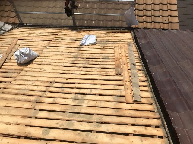 古い野地板も経年劣化