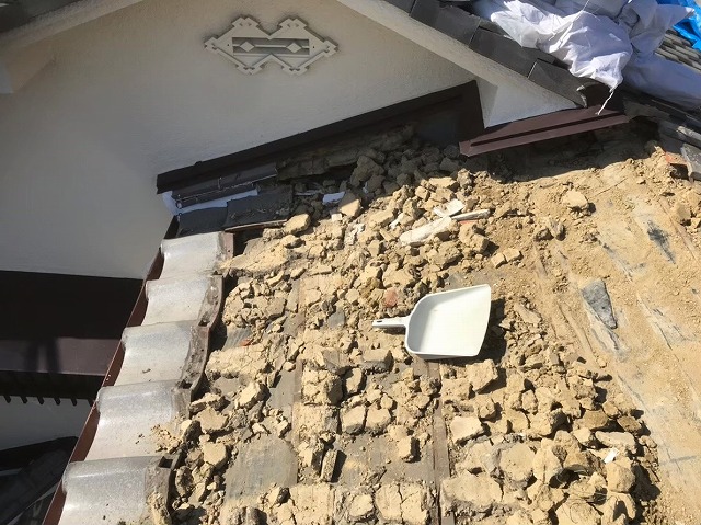 香芝市　和瓦　瓦撤去