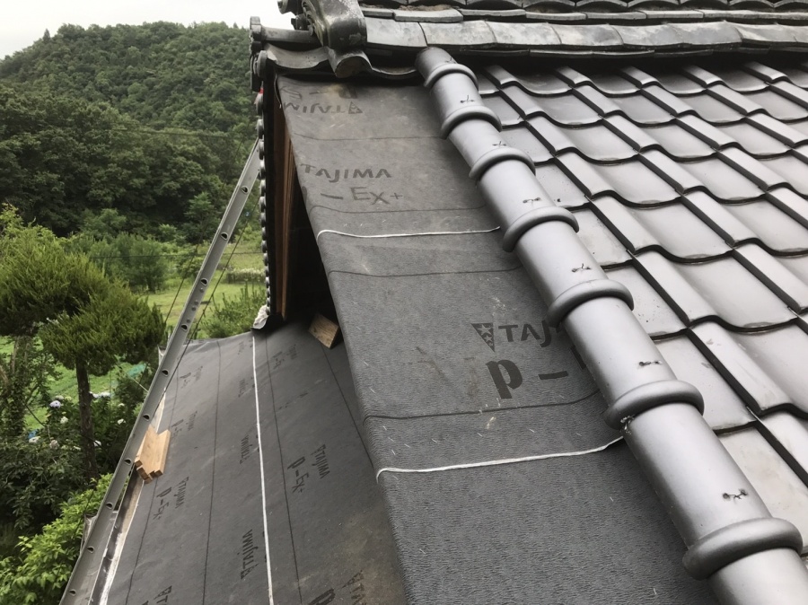 ルーフィングを張った屋根の様子