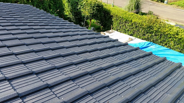 施工前セメント瓦屋根