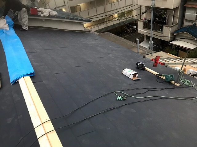 奈良市で屋根葺き替え、大棟に貫板設置