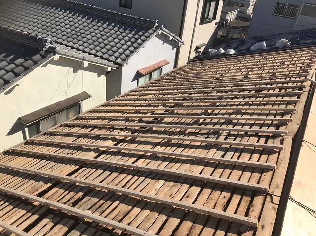 奈良市のバラ板の凸凹修正