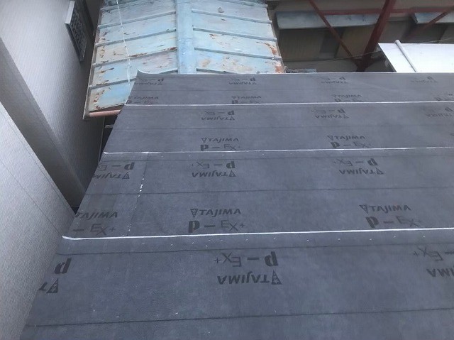 桜井市　防水シートの設置