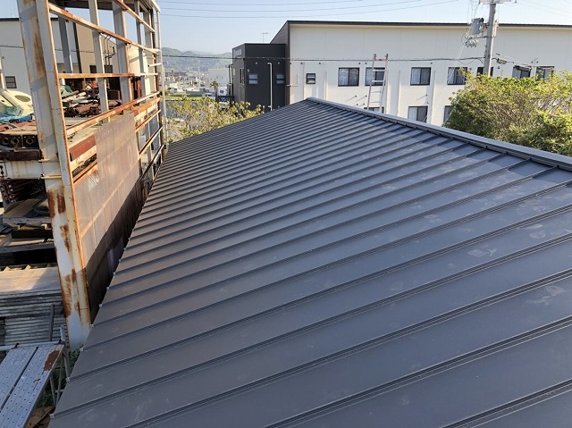 立平葺き完成の屋根