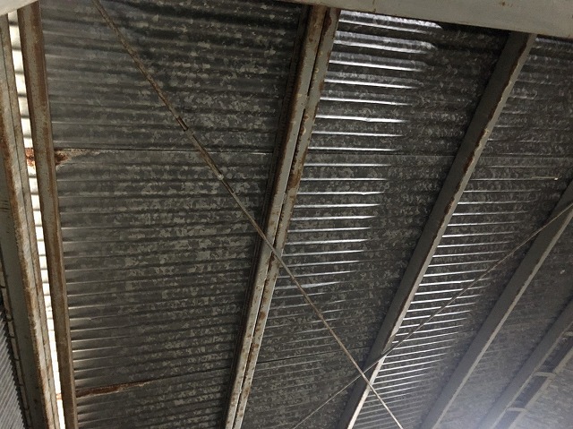 王寺町のスレート波板室内の鉄骨点検