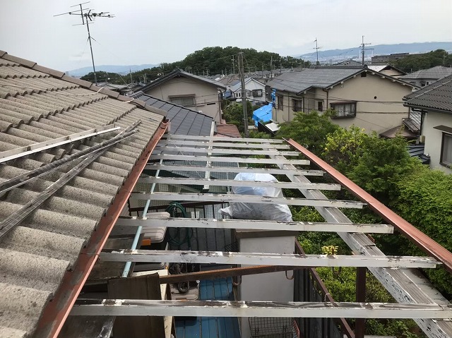 桜井市　モニエル瓦屋根　ベランダ波板交換