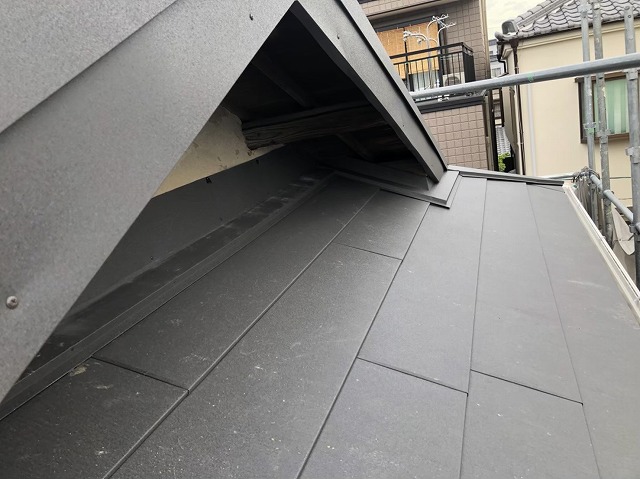 王寺町のスーパーガルテクト屋根完成