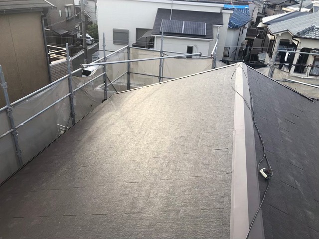 スレートへ葺き替った屋根