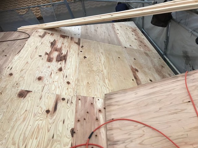 香芝市　和瓦　野地板設置