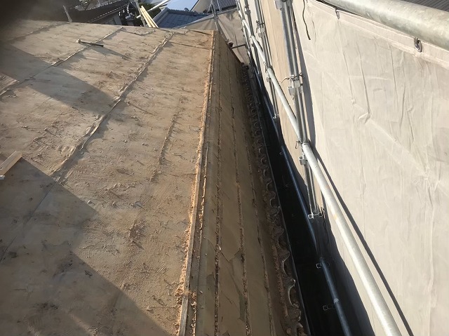 斑鳩町で凸凹している下地