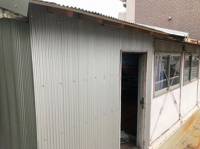 屋根小屋の外壁葺き替え