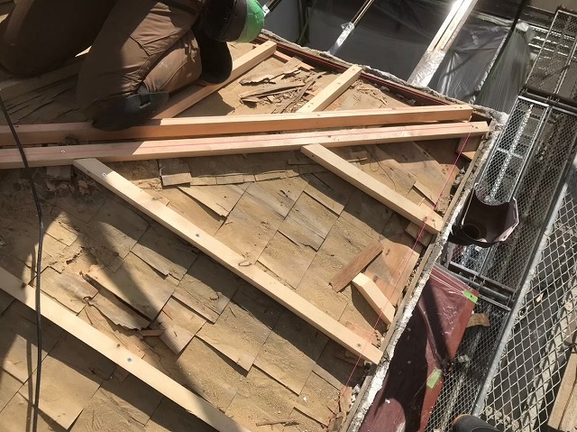 古い野地板と垂木