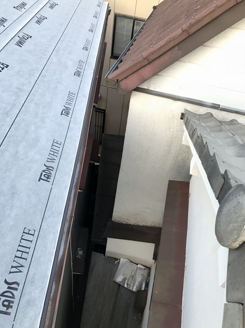 奈良市の屋根下地にルーフィング（防水紙）設置