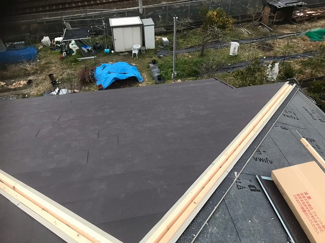 ガルテクト設置と棟板金