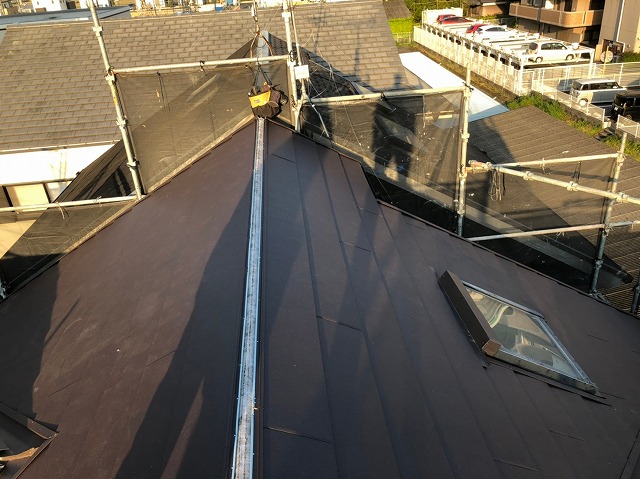 ガルテクト張り付け作業