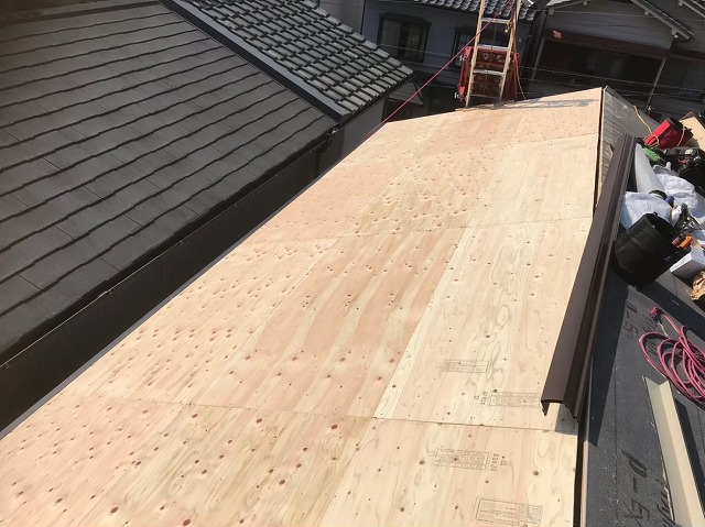 香芝市で構造用パネル増し張り作業