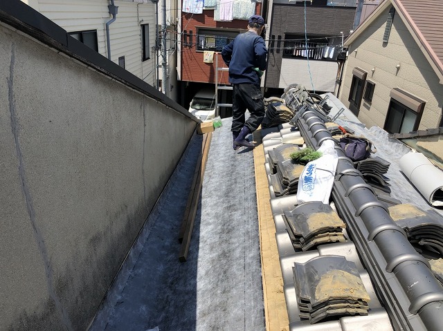 天理市　谷板金　補修