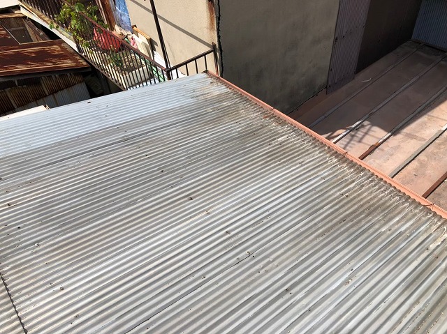 奈良市の波型トタン点検