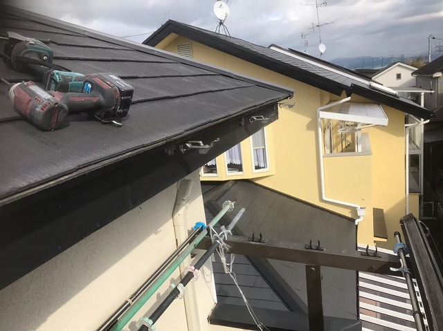 桜井市の軒樋金具設置