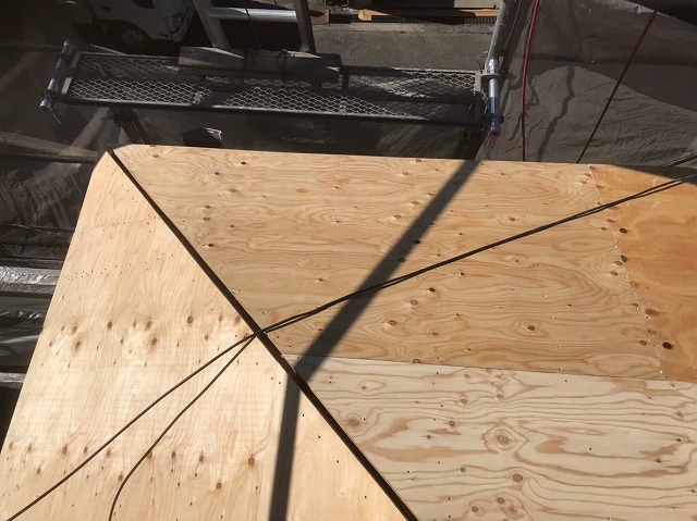 隅棟の野地板の増し張り