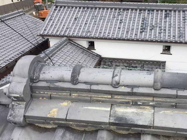 御所市の和風住宅の屋根の棟瓦