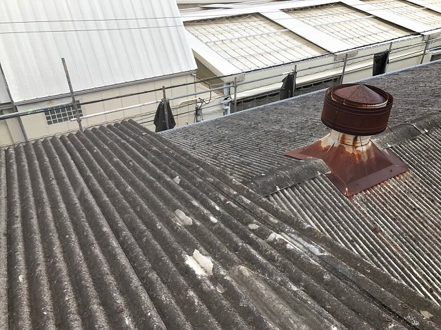 香芝市の波型スレート屋根の大型工場