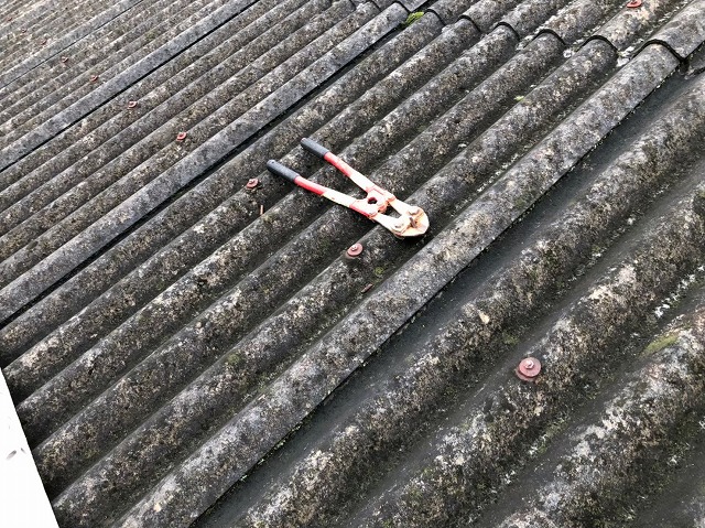 香芝市の大型工場でカバー工法