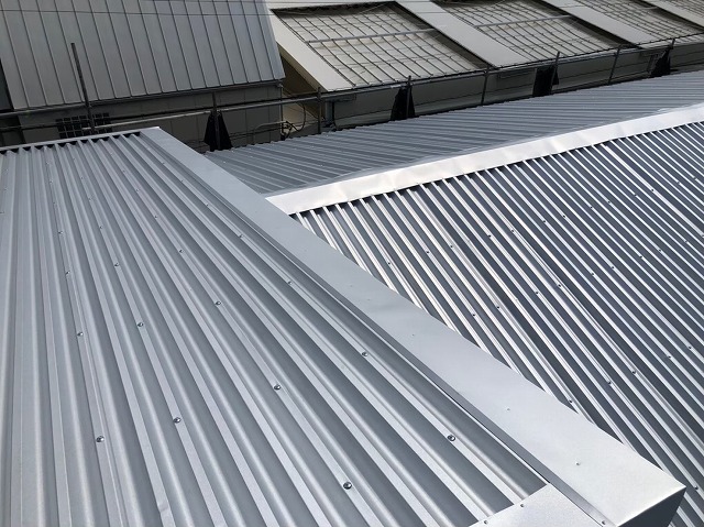 香芝市の工場で雨仕舞