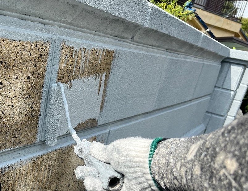 三郷町擁壁塗装中塗り