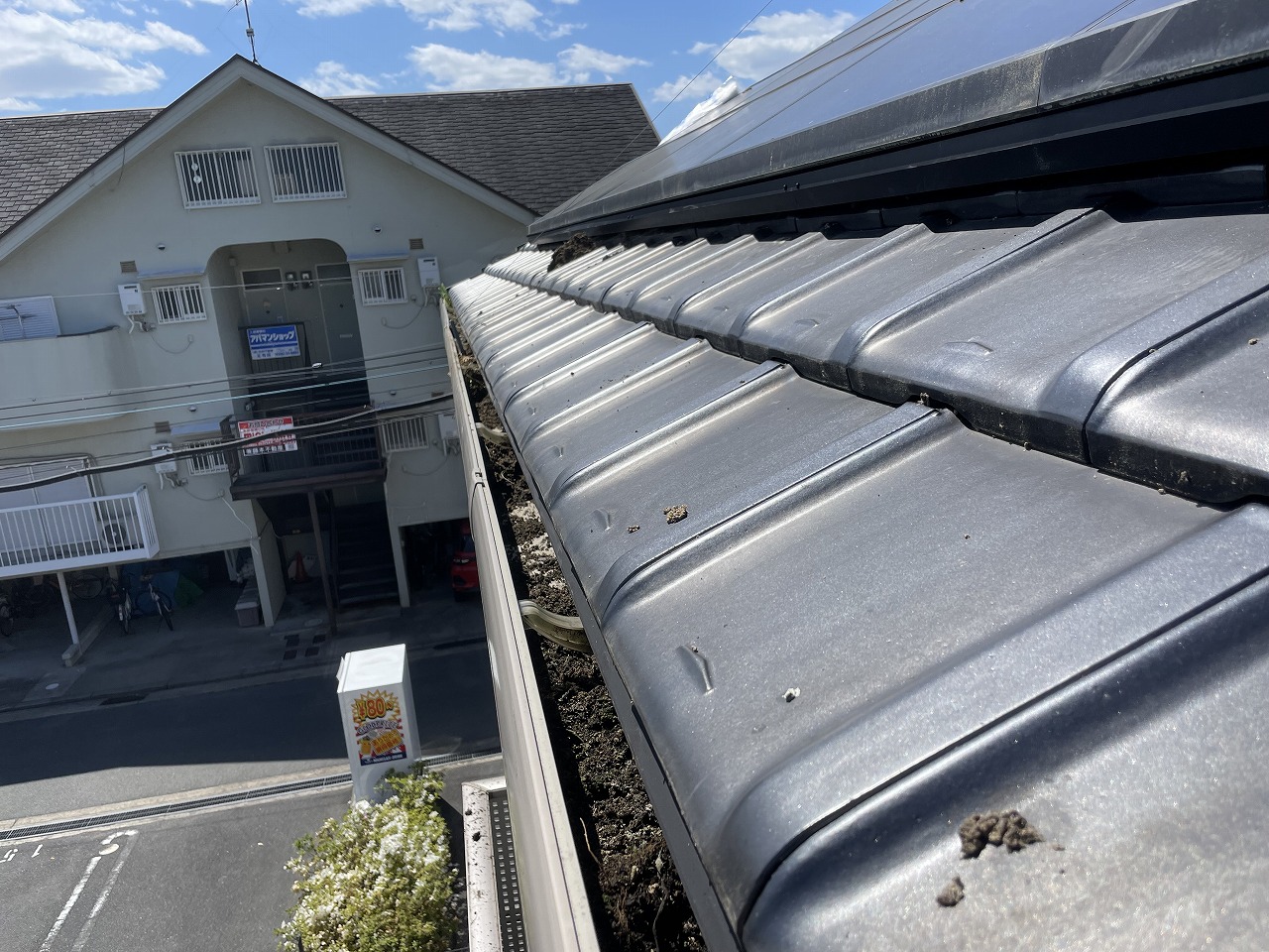 斑鳩町ハイツ雨樋清掃