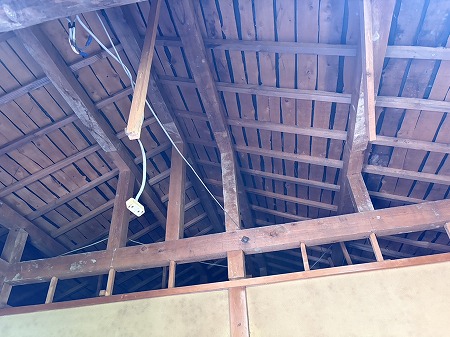 天井撤去後の小屋組み