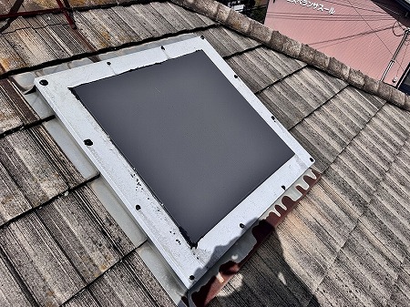 板金で塞いだ天窓
