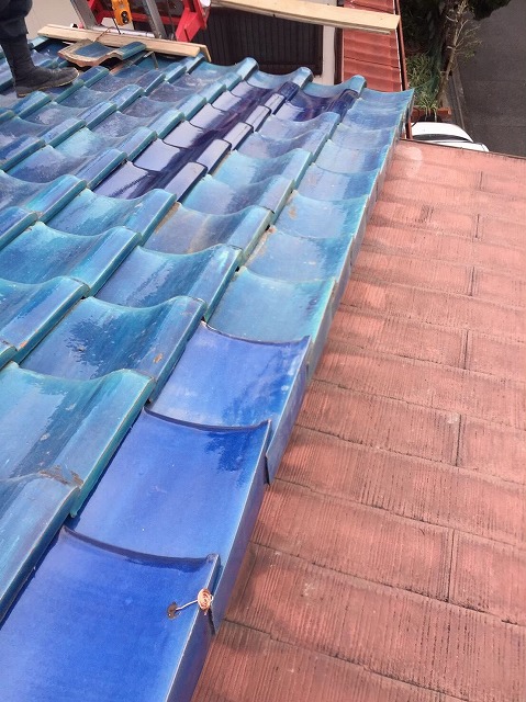 田原本町の青緑釉薬瓦の補修完成