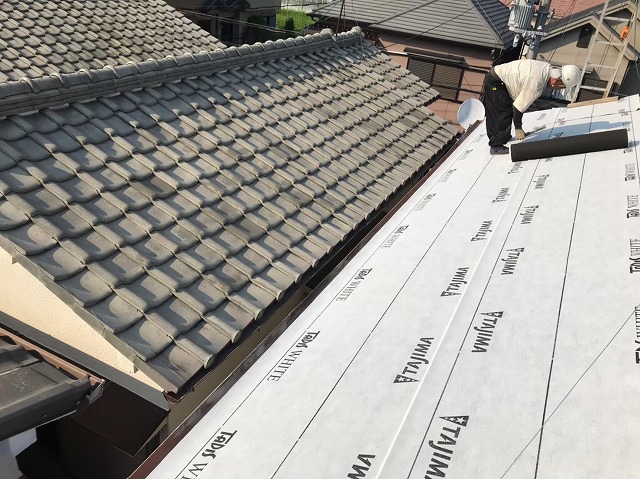 防水紙と水切り板金