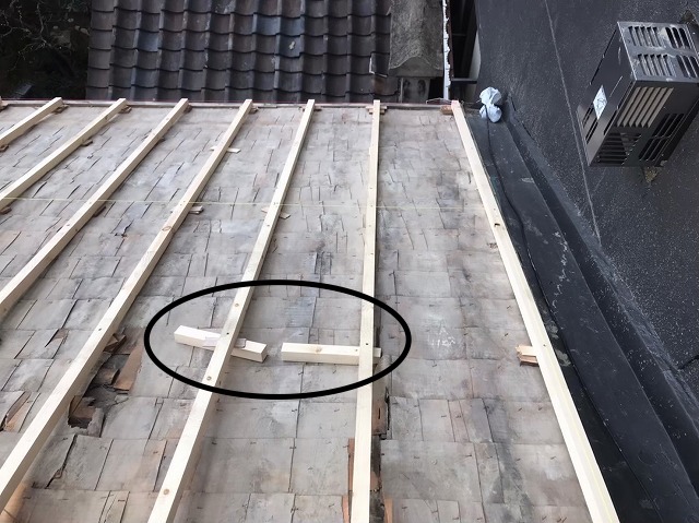 補強垂木設置開始