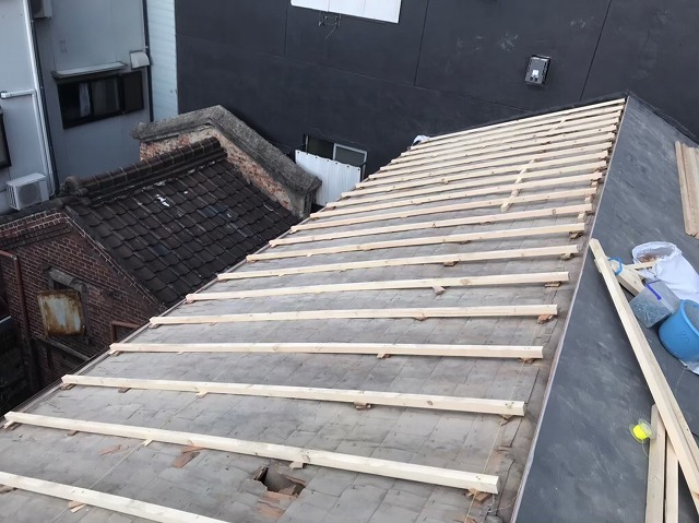 補強垂木設置開始