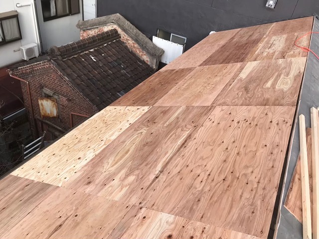 構造用合板を用いた増し張り