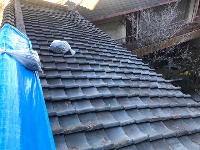 瓦屋根の経年劣化と小屋