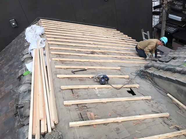 補強垂木設置開始