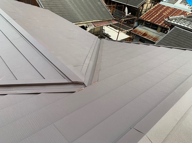 ガルテクト設置棟板金