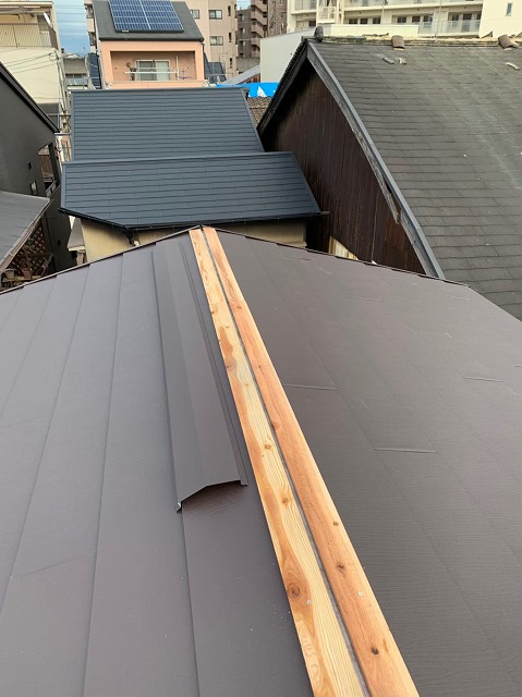 ガルテクト設置棟板金