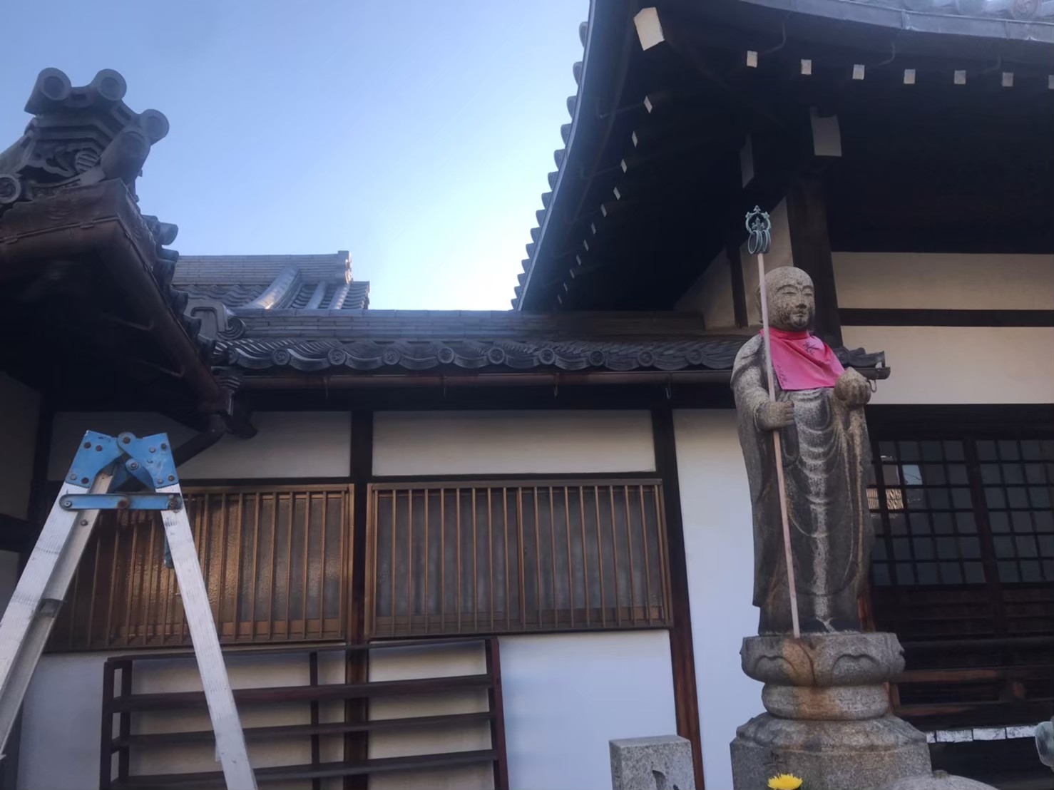 お寺の雨樋の交換工事