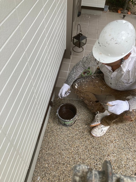 水切りも茶色に決めていきます