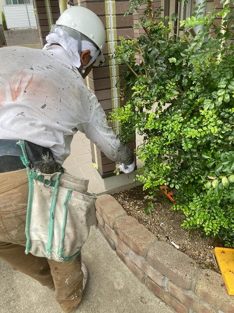 柱の周りもシール打ちします