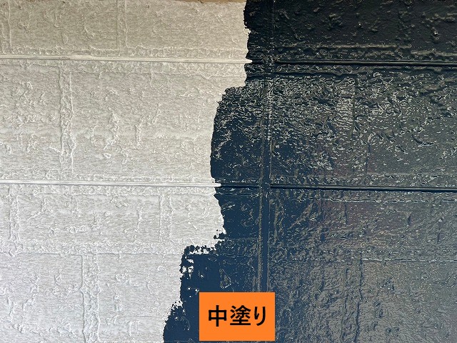 外壁塗装　中塗り