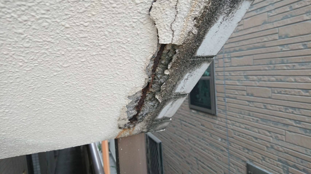 天井のひび割れ