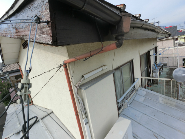 雨樋の歪み