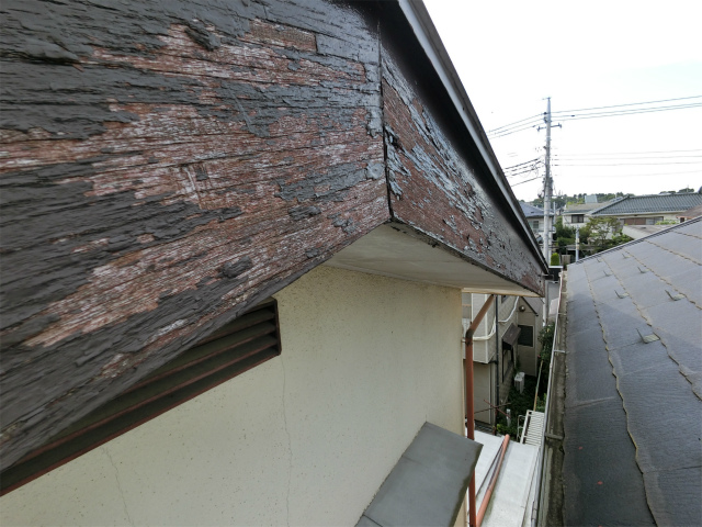 破風の塗装剥がれ