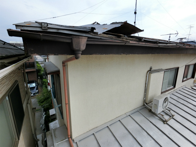 屋根の剥がれ